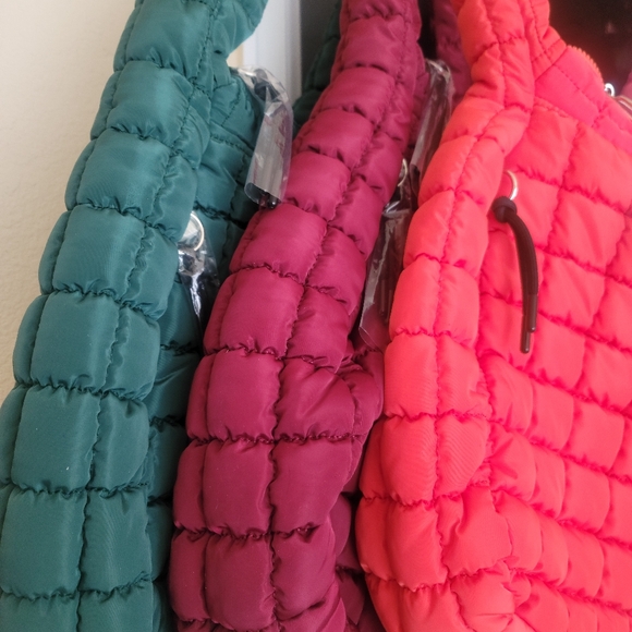 🌸SOLD🌸Free People Quilted Carryall in Mulberry - Picture 3 of 3